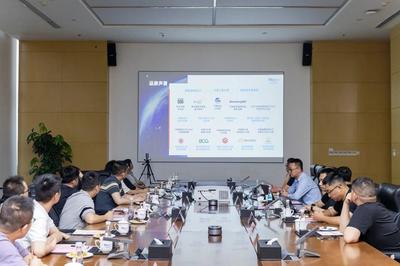 天合光能與西安黃河光伏科技股份開展交流洽談