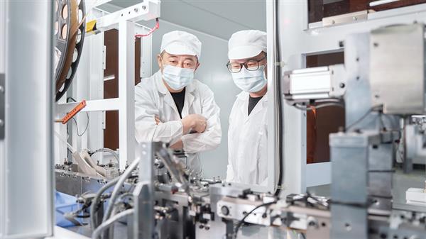 OPPO IoT高管親臨工廠把關首款智能牙刷 傾力打造高潔凈、智能化的出眾產品